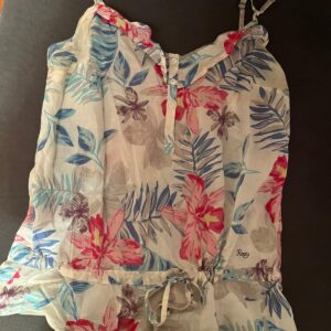 blusa con 2 veces de uso talla s niña de la marca roxi