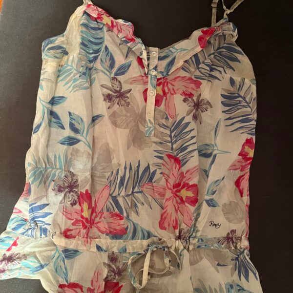 blusa con 2 veces de uso talla s niña de la marca roxi