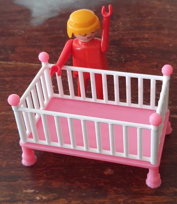 Cuna para casa de muñecas