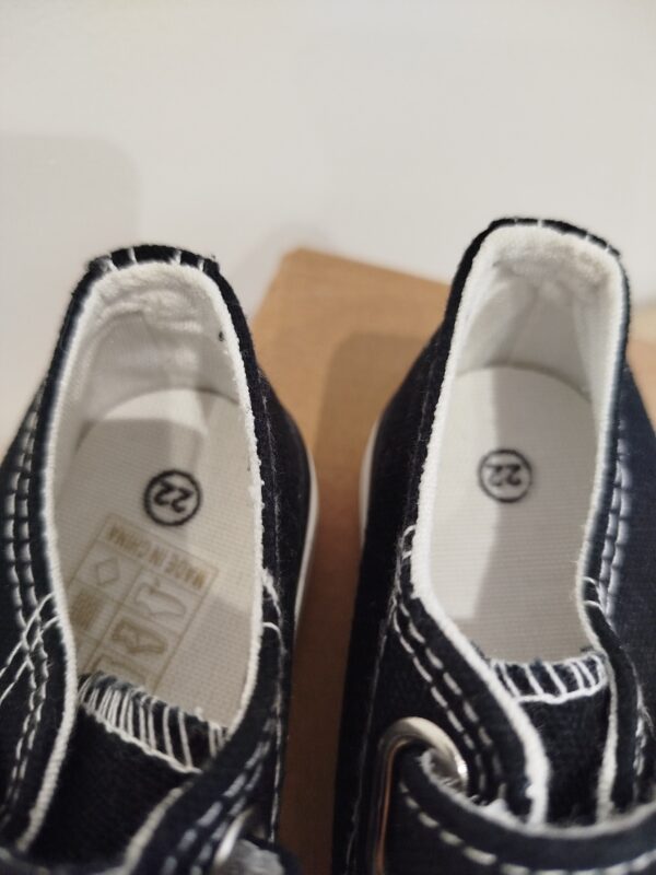 inbound2279802022653561204 Zapatillas nuevas Talla 22