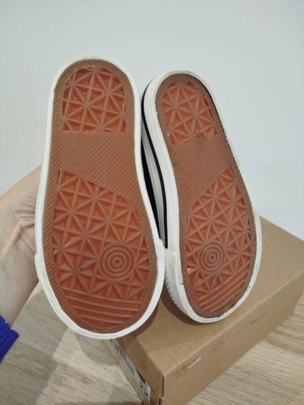 inbound5911352635130312489 Zapatillas nuevas Talla 22